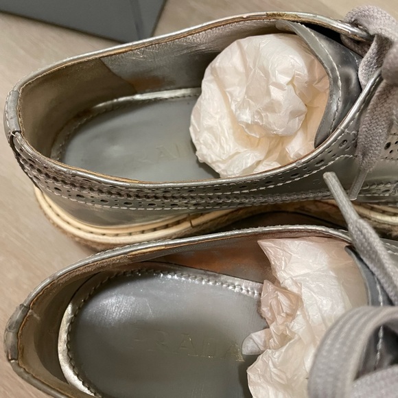 Stunning Prada silver platform brogues - Picture 5 of 13